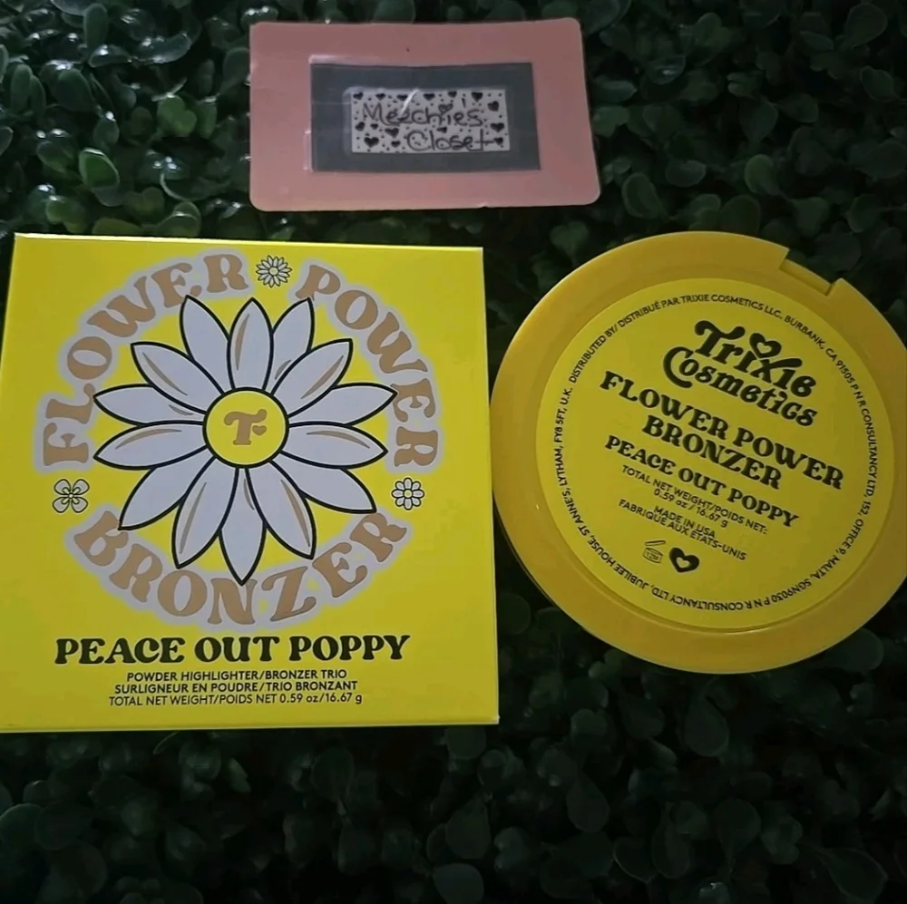 Trixie Cosmetics Flower Power Bronzer Peace Out Poppy NIB Authentic 2157A